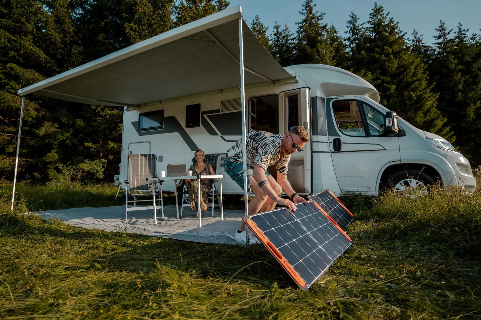 Guía Definitiva de Paneles Solares en Serie vs. Paralelo